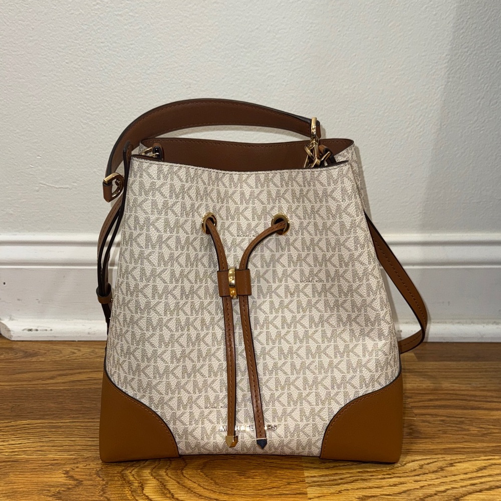Michael Kors Tan and Cream Shoulder Bag